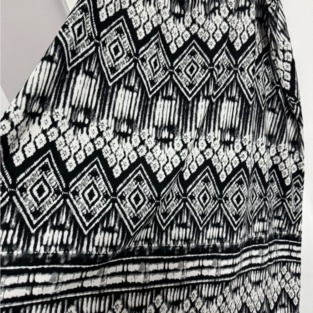 Faded Glory Black and White Patterned Top - Picture 3 of 4